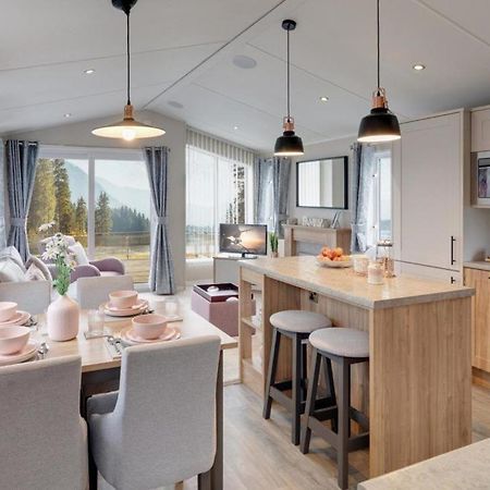 Presthaven Resort Haven Luxury 2023 Caravan Престатин Екстериор снимка